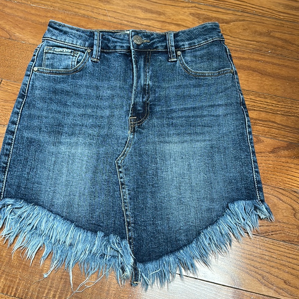 Short denim skirt